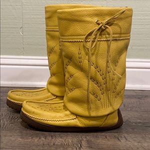 Manitobah Mukluks Gatherer Mid Boots